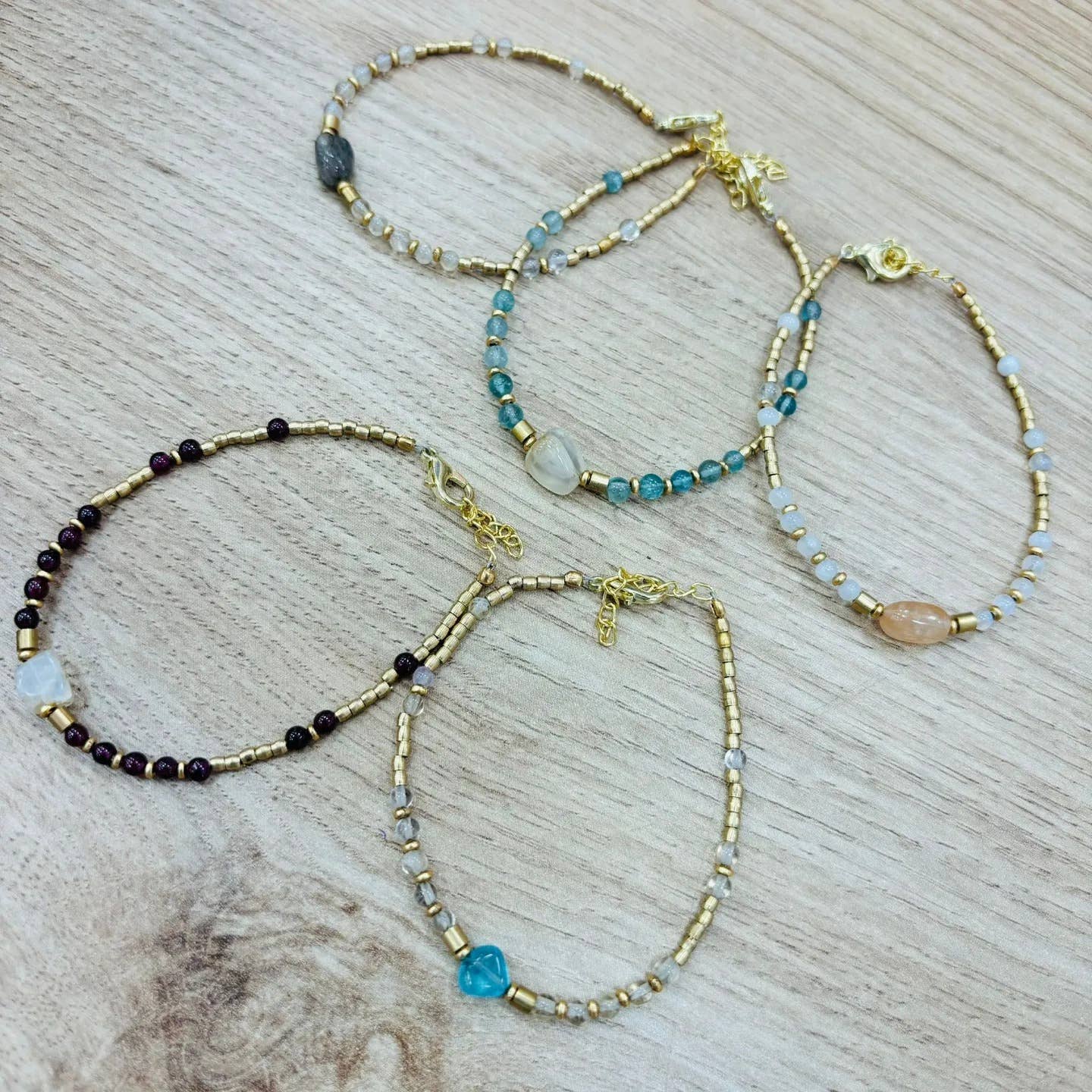 Pulsera con minerales