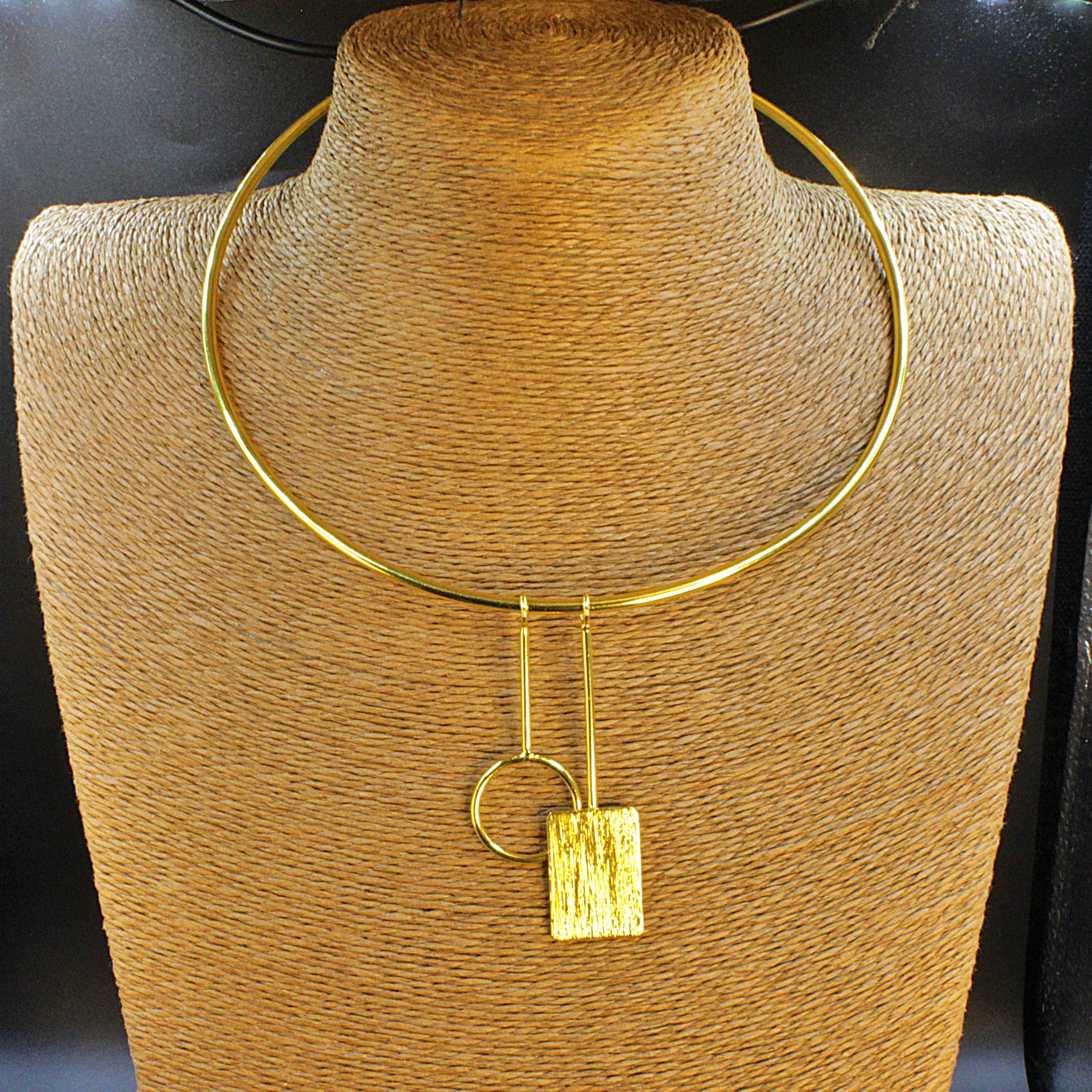 SOUL CHOKER with minimalist design