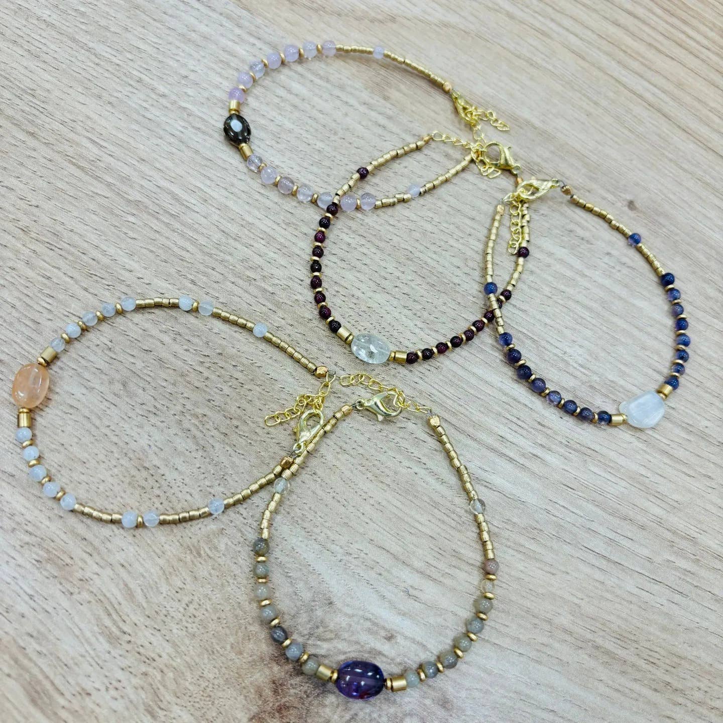 Pulsera con minerales